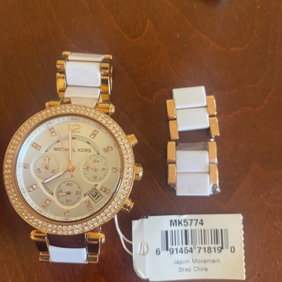 Michael Kors watch - Picture 2 of 2